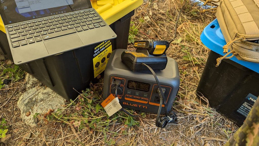 VOLTMAN | BLUETTI AC2P Portable Power Station 230.4Wh LiFePO4 300W Pure Sine Wav - VOLTMAN